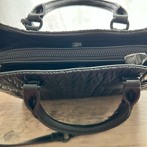 Steve Madden Black Handbag with Texture NWT - Picture 6 of 13